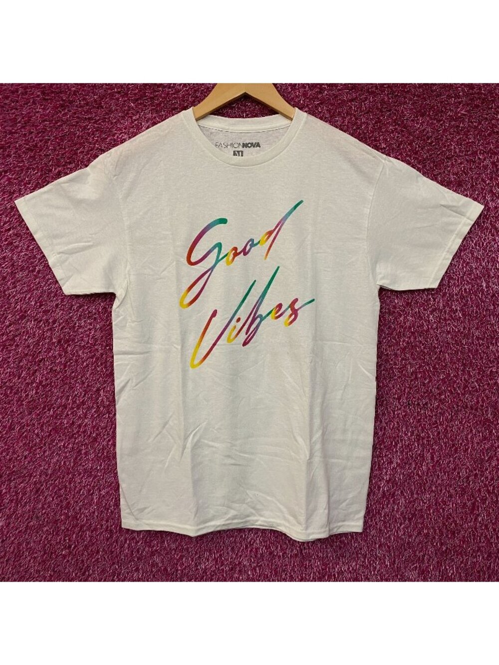 Fashion Nova Good Vibes Only Graphic T-Shirt Medium